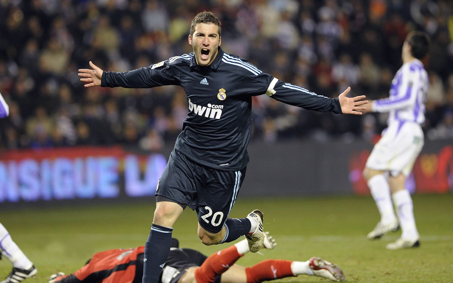 开云中国官网-“英超战局突变：意外失利带来巨大变数”，英超战况